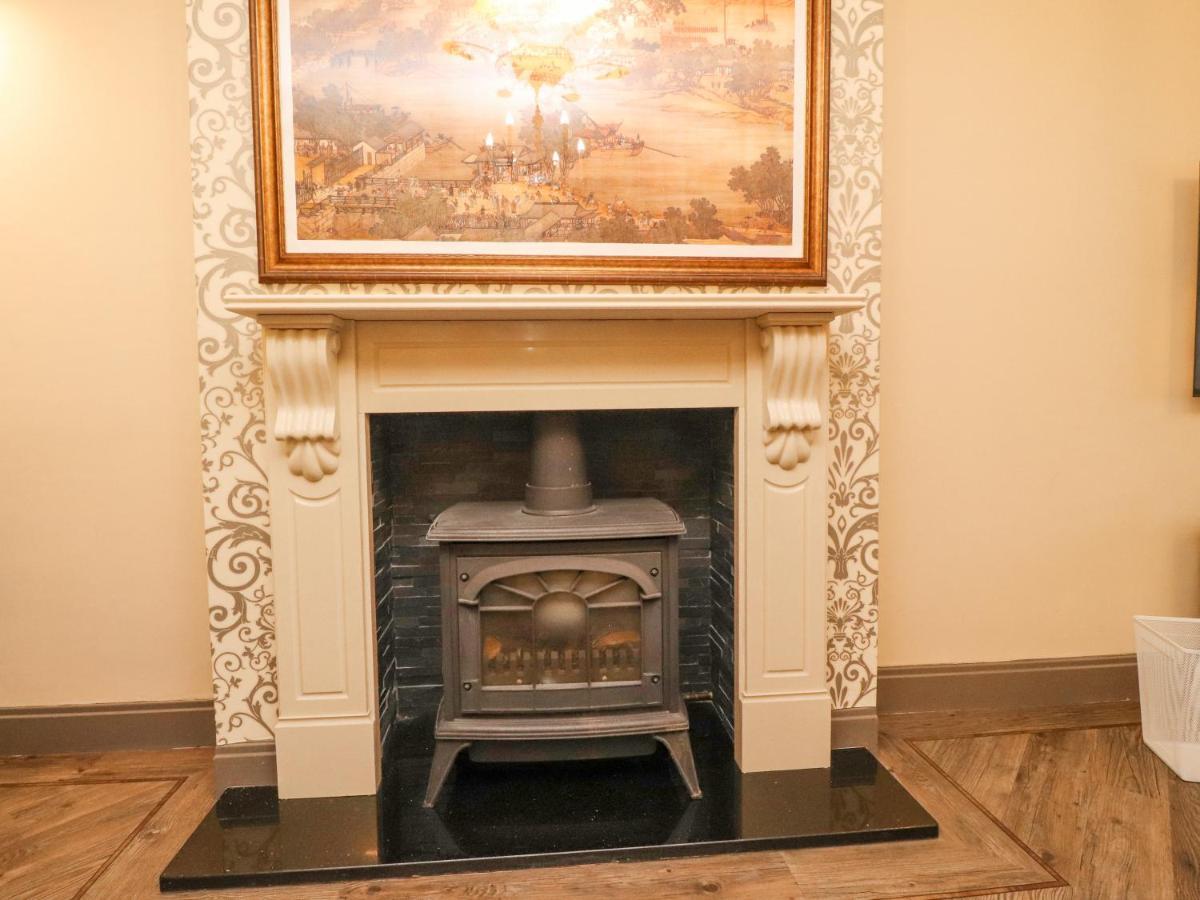 23 Wolsey Close Thornton  Экстерьер фото