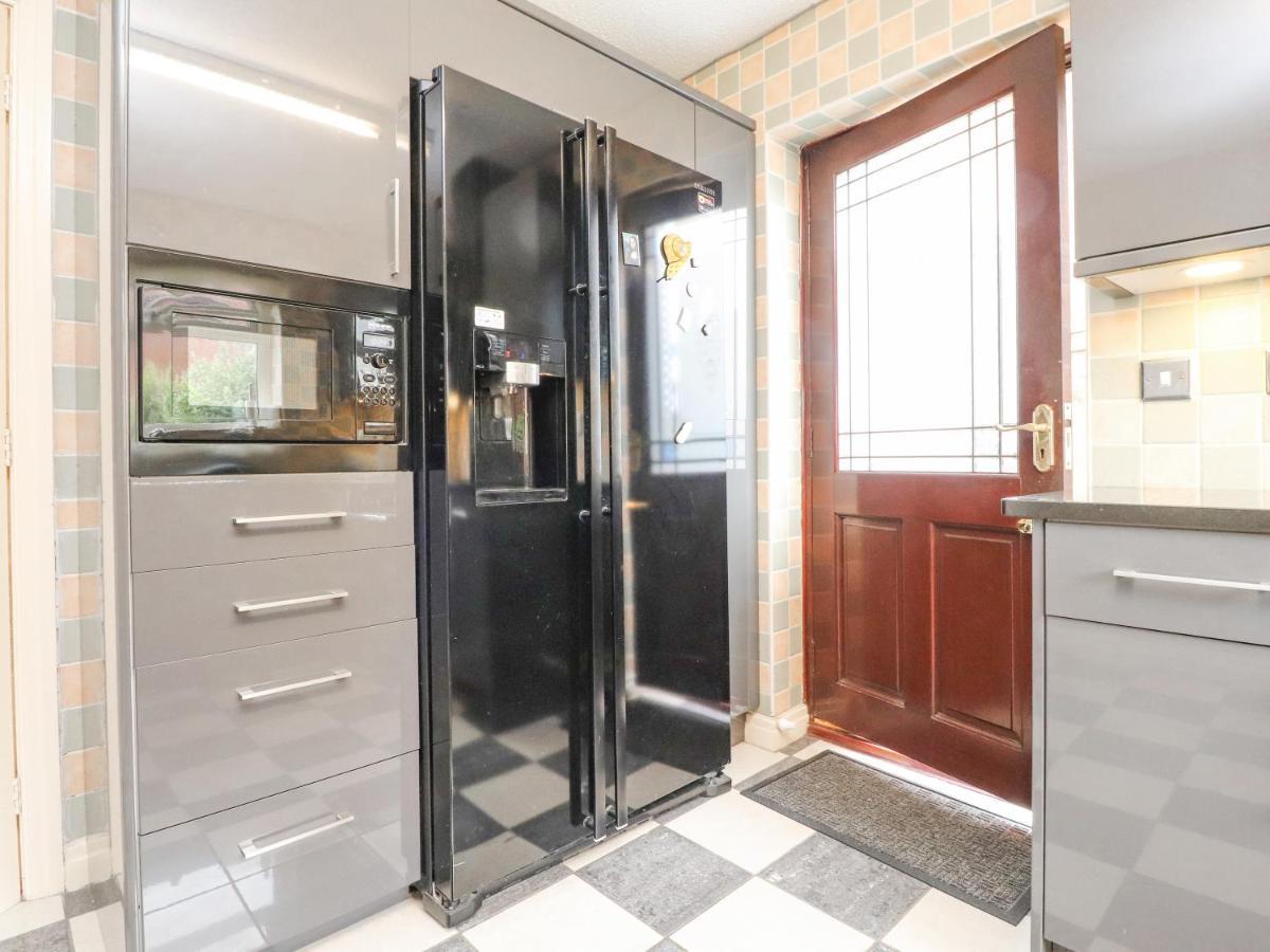 23 Wolsey Close Thornton  Экстерьер фото