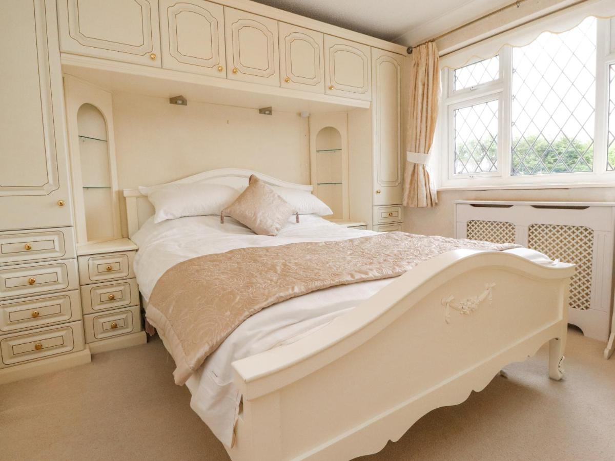 23 Wolsey Close Thornton  Экстерьер фото
