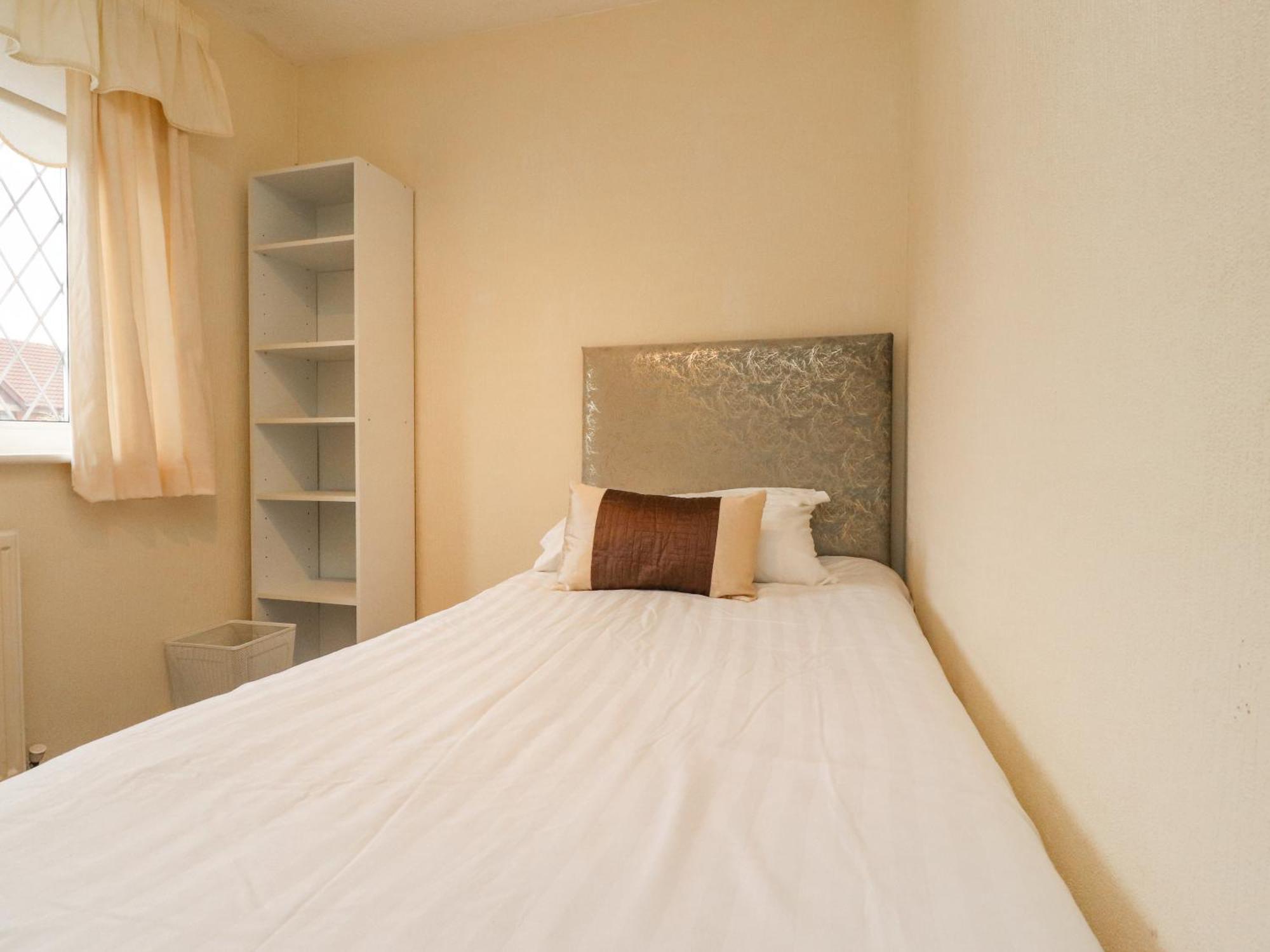 23 Wolsey Close Thornton  Экстерьер фото
