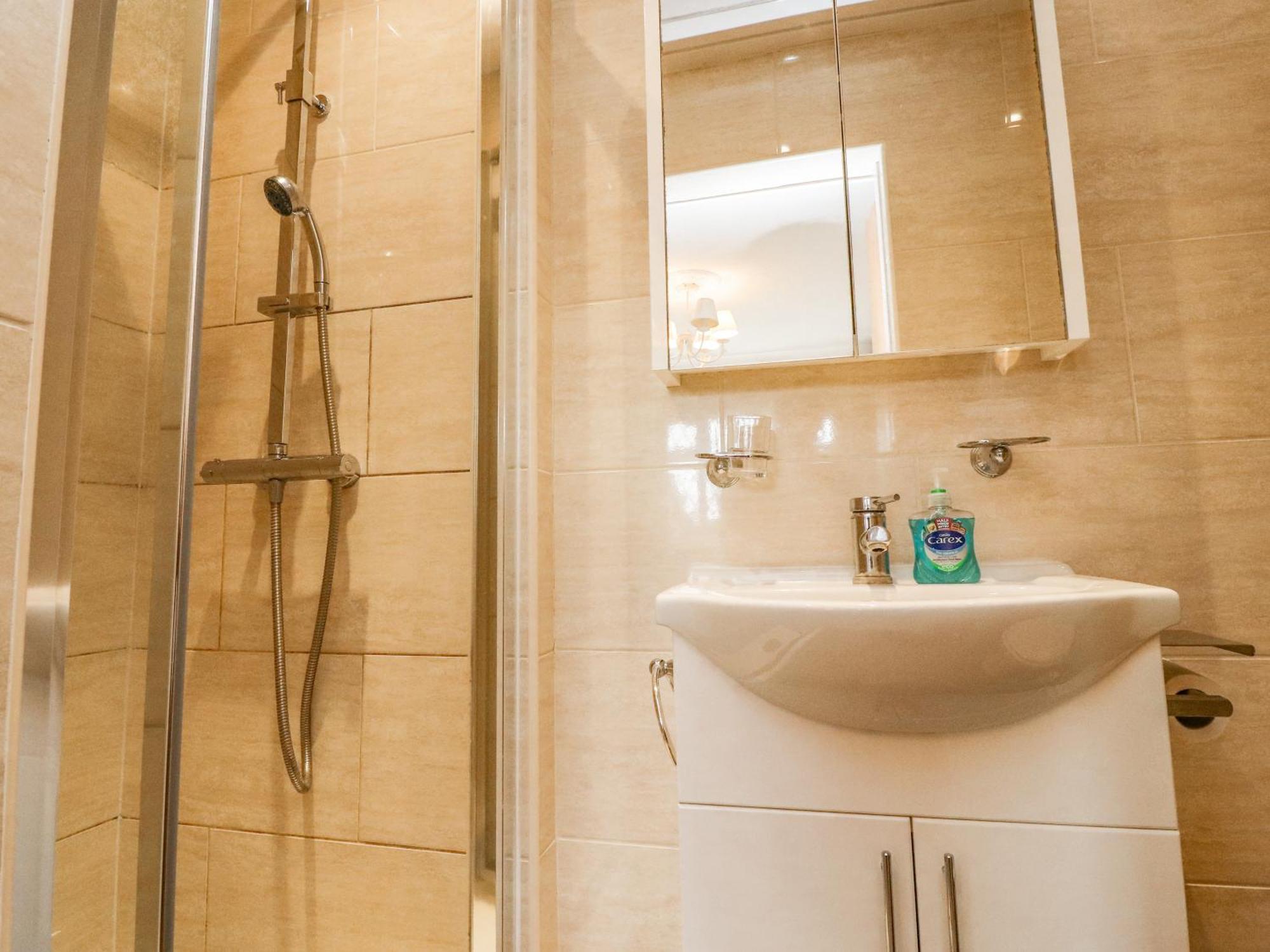 23 Wolsey Close Thornton  Экстерьер фото